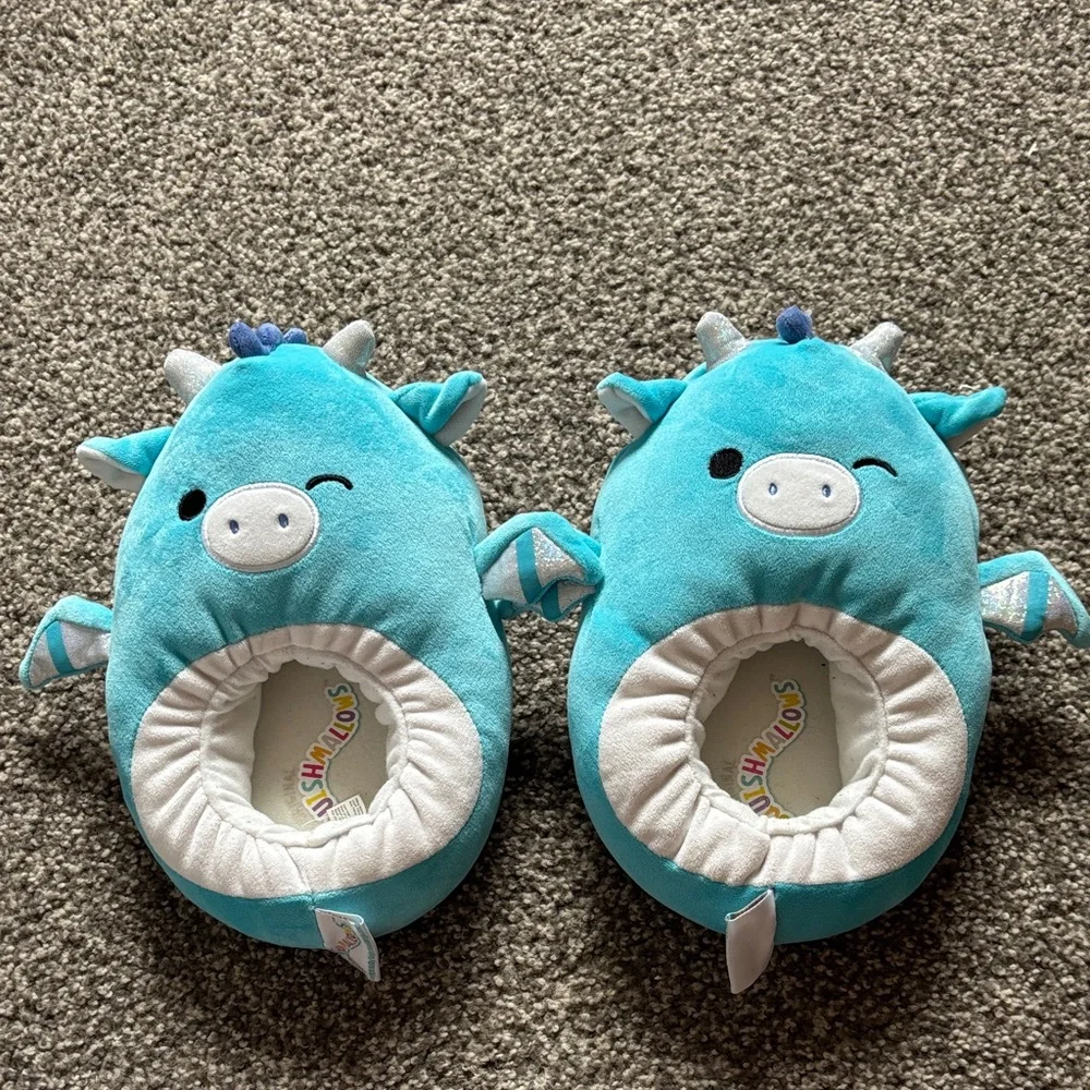 Squishmallows kids house slippers size 4-5